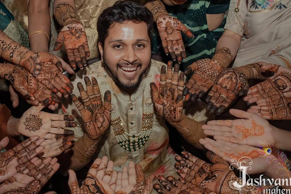 Mehendi Designs For Grooms 