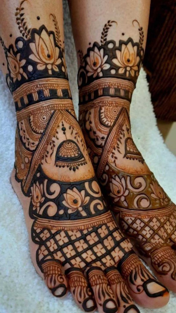 Leg Mehendi Designs