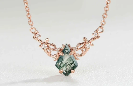 NaturalInspiredKiteCutMossAgateNecklace 3